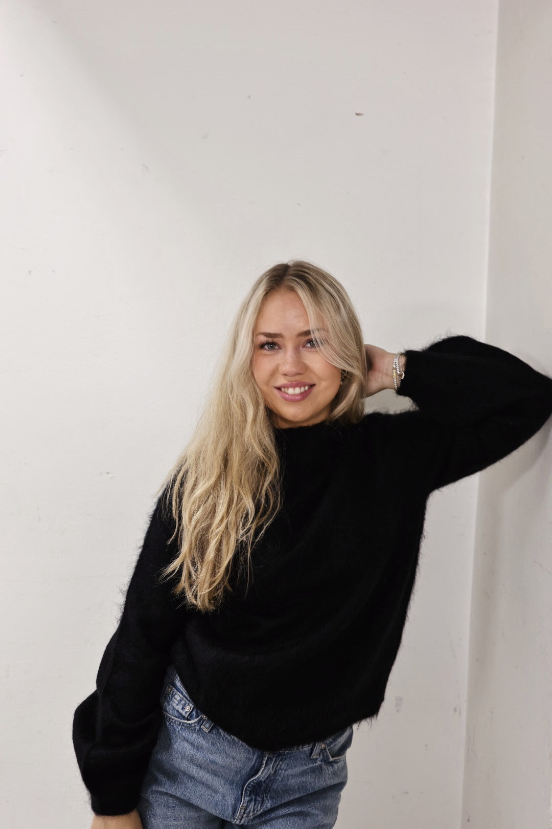 Boxy Turtle Sweater - Black