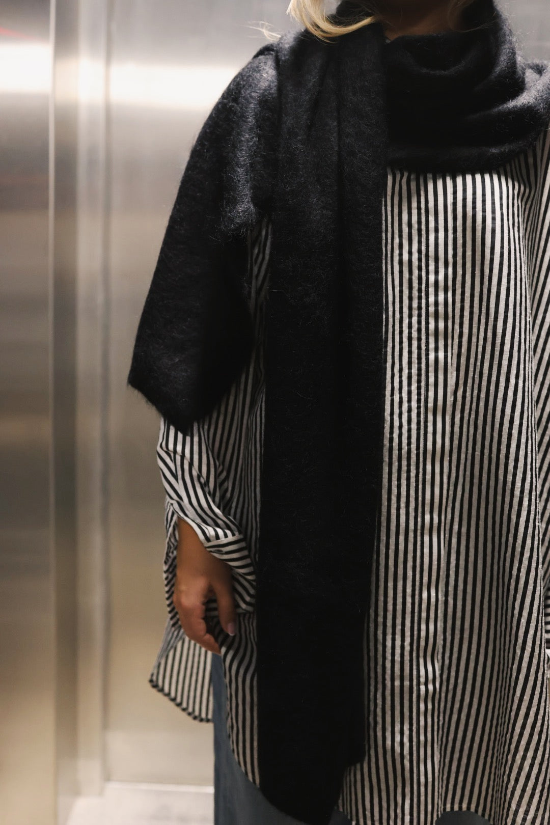 Boxy XL Scarf - Black