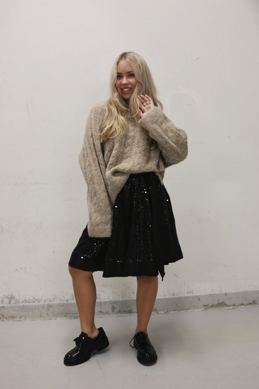 Extraordinary Short Skirt - Black