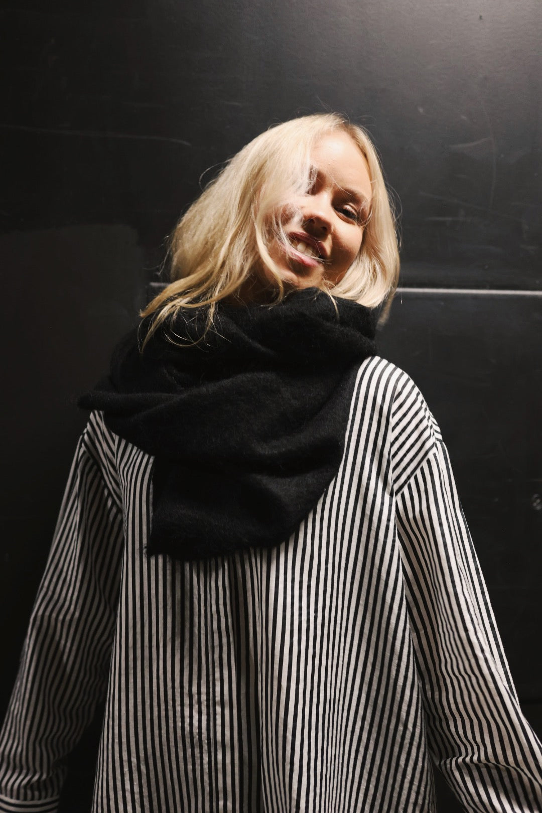 Boxy XL Scarf - Black
