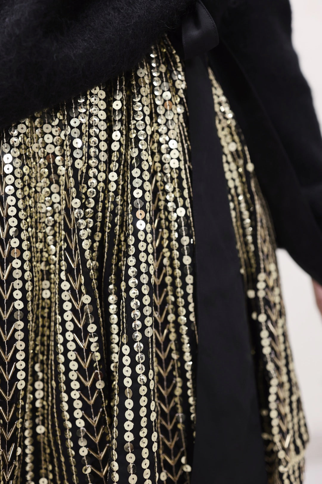 Extraordinary Short Skirt - Black & Gold