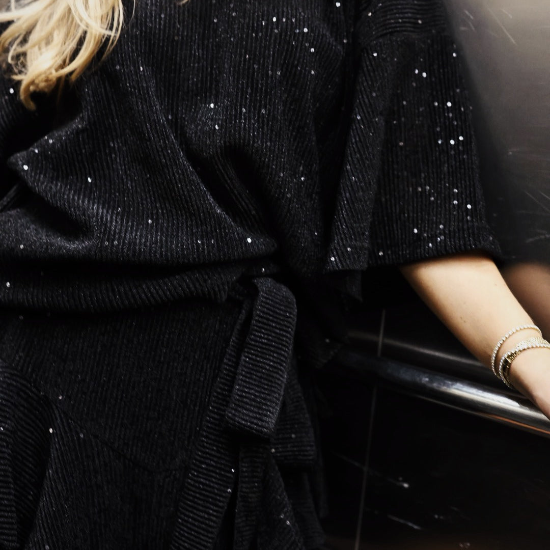Boxy Tee- Black Sequin
