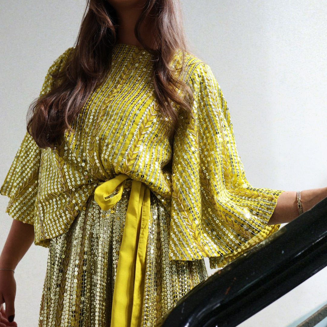 Extraordinary Top - Yellowish & Silver